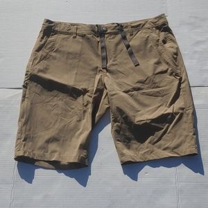 REI Womens Sz. 14  khaki/tan Shorts. RN37249